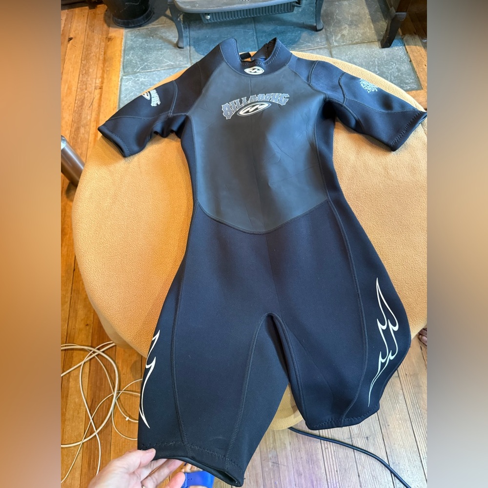 Billabong  Black and Silver Wet suit